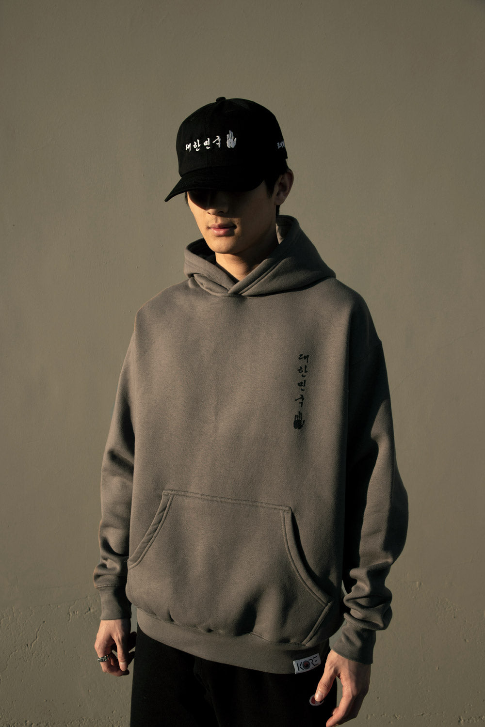 [TWN] EARNEST HOODIE★韓国で人気★JEHD3416 Seoul Hoodie Black – Nude Project