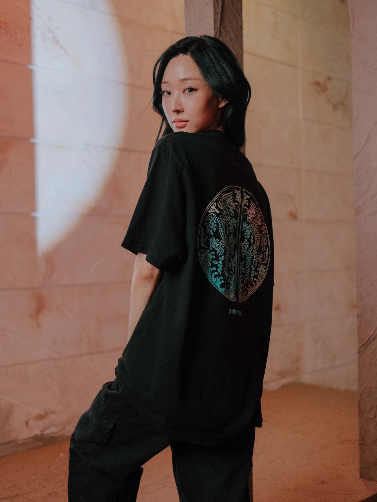 PEARL DOUBLE DRAGON TEE (BLACK) – KORELIMITED