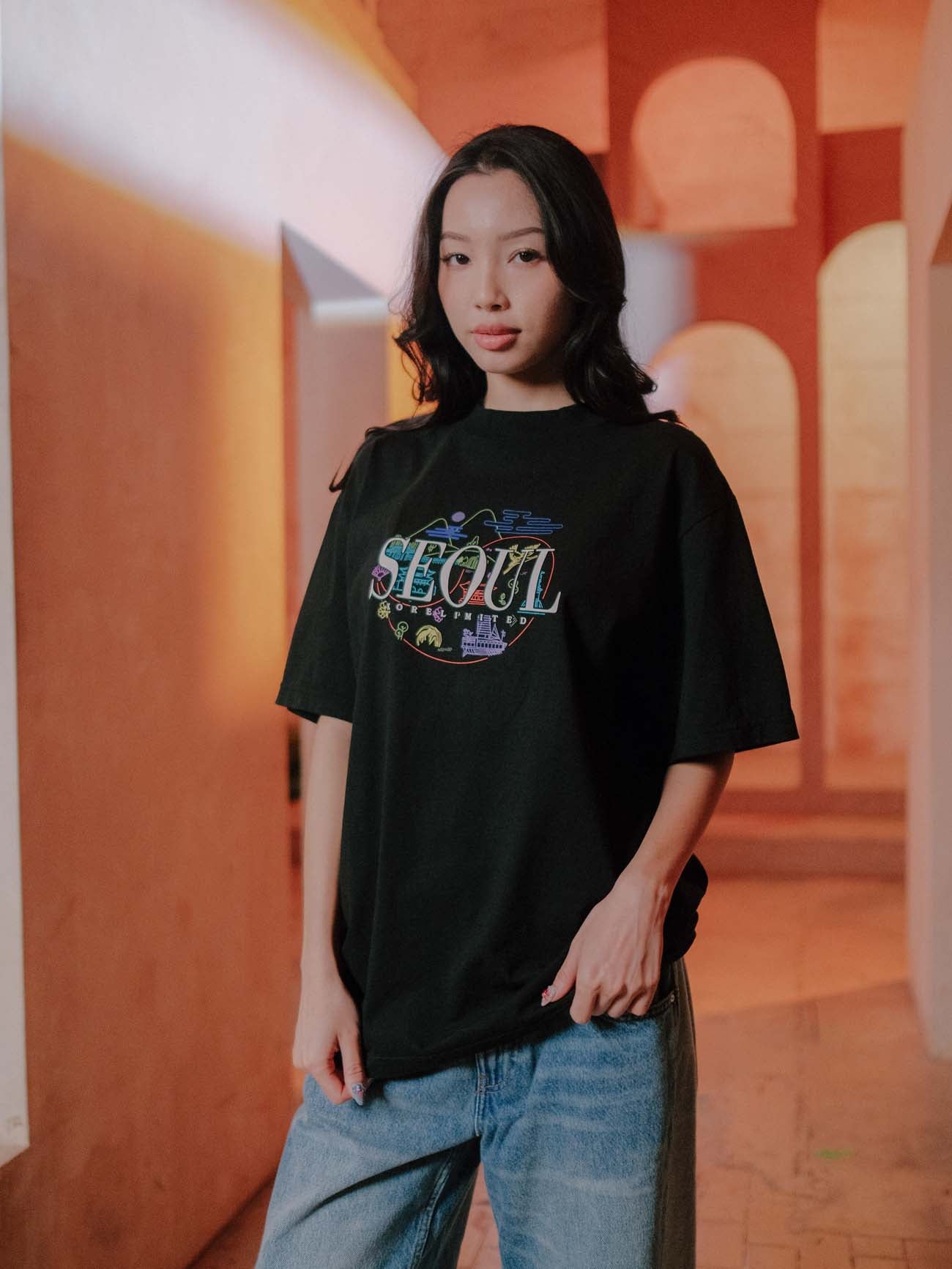 SEOUL VIBES TEE (BLACK) | Shop Korean Culture Streetwear – KORELIMITED