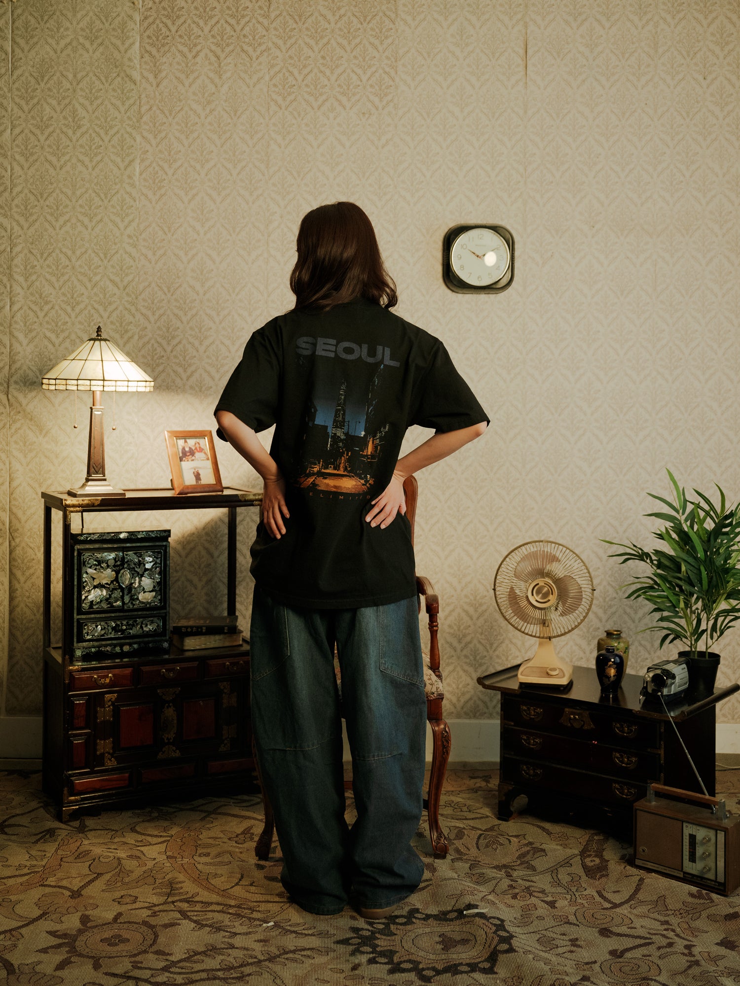 SEOUL CITY TEE (Black) | Shop Korean Streetwear – KORELIMITED